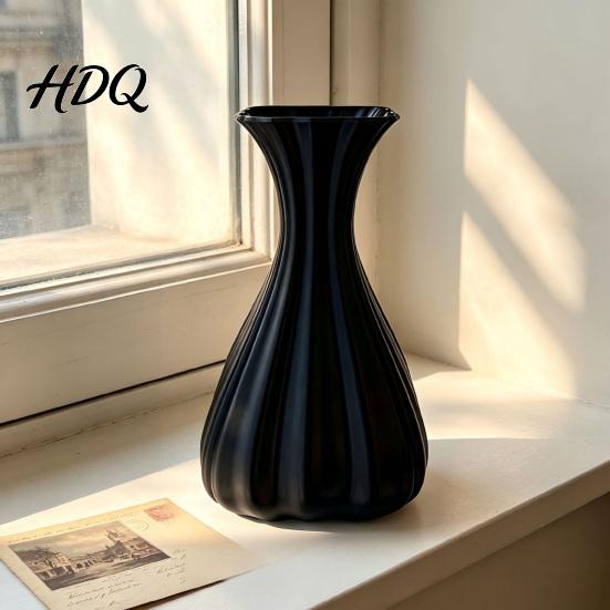 Artistic Container for Windowsill 3D Printed Fluted Curved Vase Minimalist Modern Decorative Flower Chic Table Vase Office Decor Sculpture