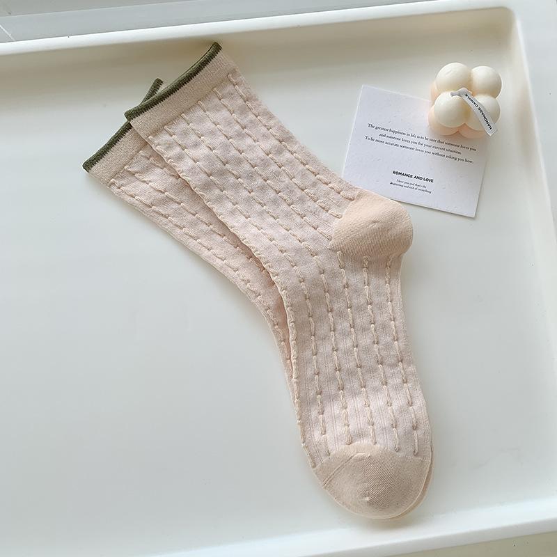 

Женские гольфы до середины икры, осенне-зимние всесезонные ретро и милые носки с медведем 1 pair бежевый