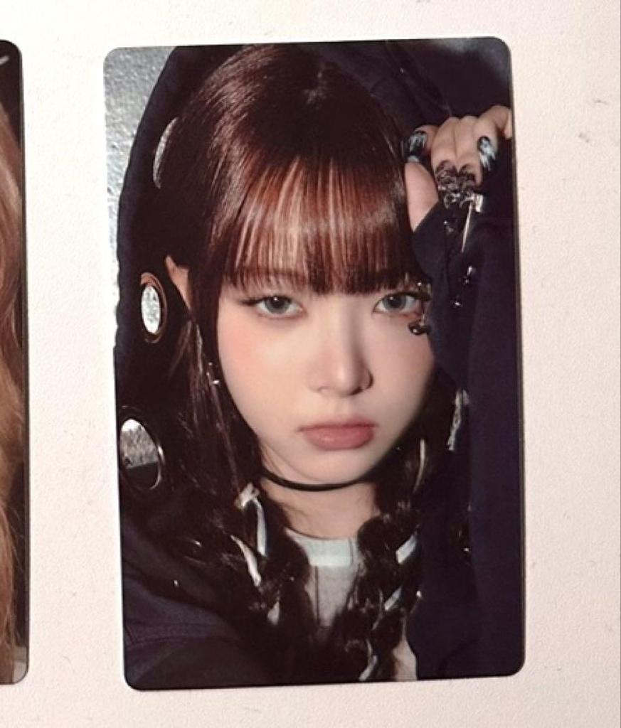 [USED] Lu Seraphim Eun Chae Different Weverse Korea Exclusive Trading Card