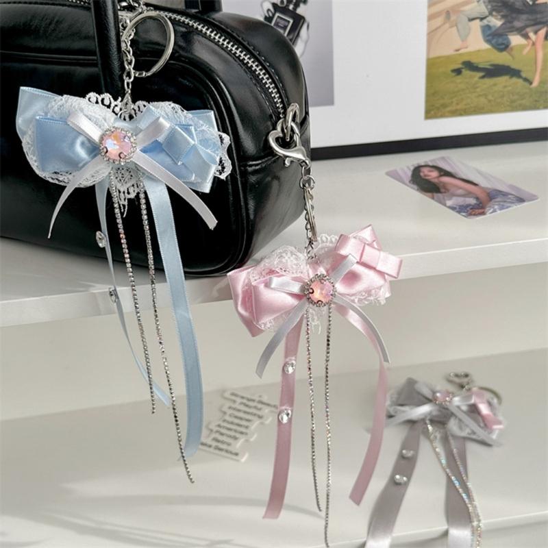 Uroczy Wisiorek z Koronki i Wstążki Motyl Zawieszka do Telefonu Uroczy Ornament do Zawieszenia na Torebce Dziewczęcej na Breloczek lub do Dekoracji Torby