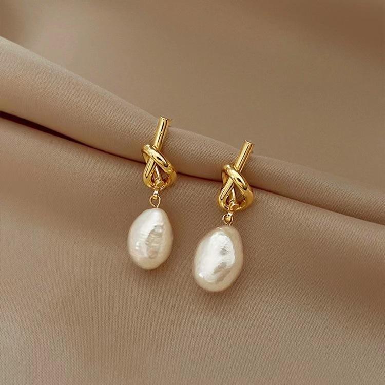 French Baroque Special-Shaped Pearl Pendant Earrings Women'S Niche Fashion Versatile Design Sense Knotted Earrings Earrings
