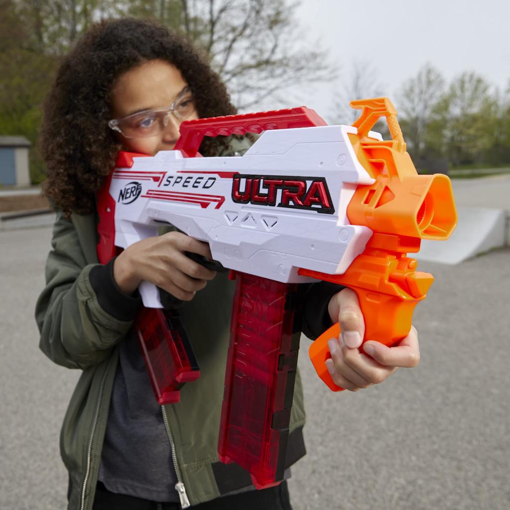 Hasbro Nerf Ultra Speed Elektrisk Snabbast Inkluderar 24 Nerf Ultra AccuStrike Kompatibel med Nerf Ultra Pilar Autentisk Skjutning Populär Gåva för Pojkar