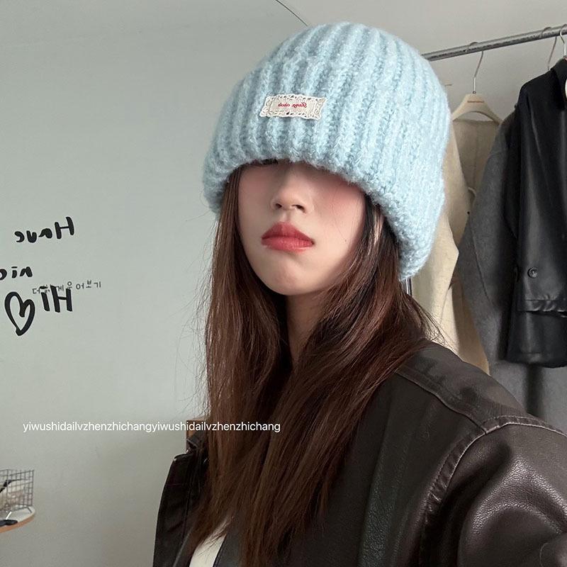 Jednobarevná pletená čepice s krajkovou ozdobou a ochranou uší - Korejský styl pro sladký, jemný vzhled