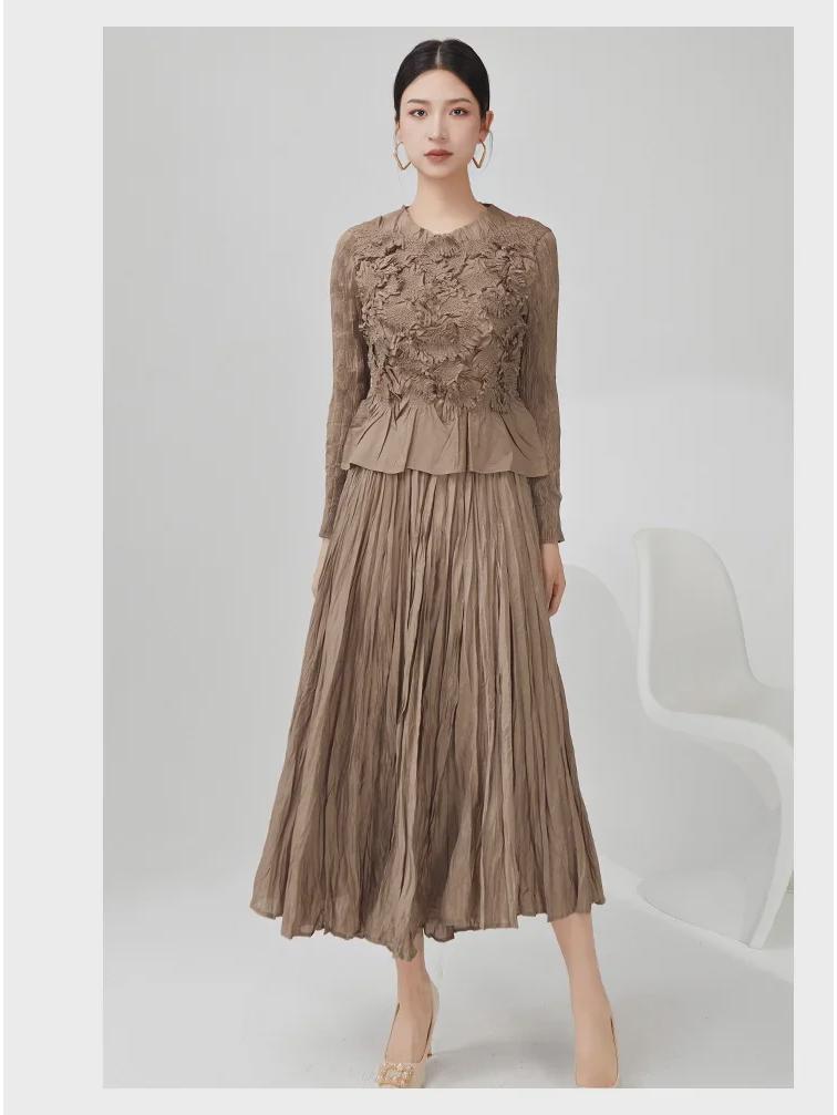 High-End Women's Pleated Casual Set: Long Sleeve Top & Slimming Midi Skirt Two-Piece