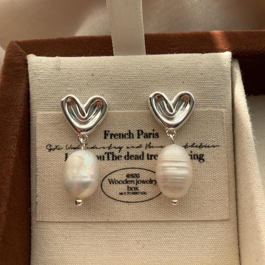 Sweet And Cool Heart-Shaped Baroque Pearl Stud Earrings, Soft And Elegant, Exquisite And Simple, Niche Everyday Stud Earrings