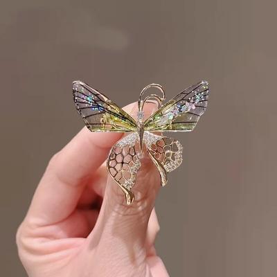 Neue Frauen Kristall Strass Broschen Schmetterling Abzeichen Pin Vintage Elegante Zirkon Pins Hochzeiten Büro Party Schal Pin Schmuck