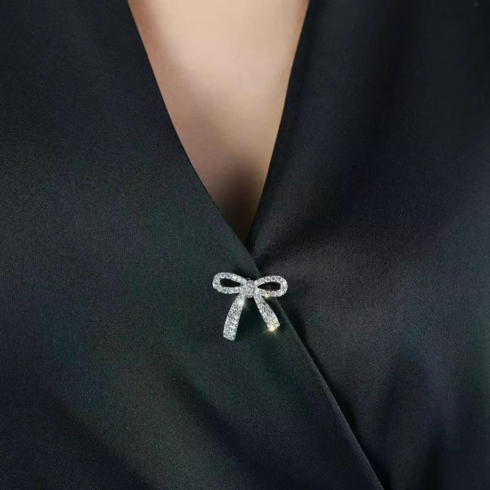 Fashion Elegant Bowknot Brooches Rhinestone Sparkling Brooches Pin Fastener Jewelry Cardigan Clip Waist Accessorizing