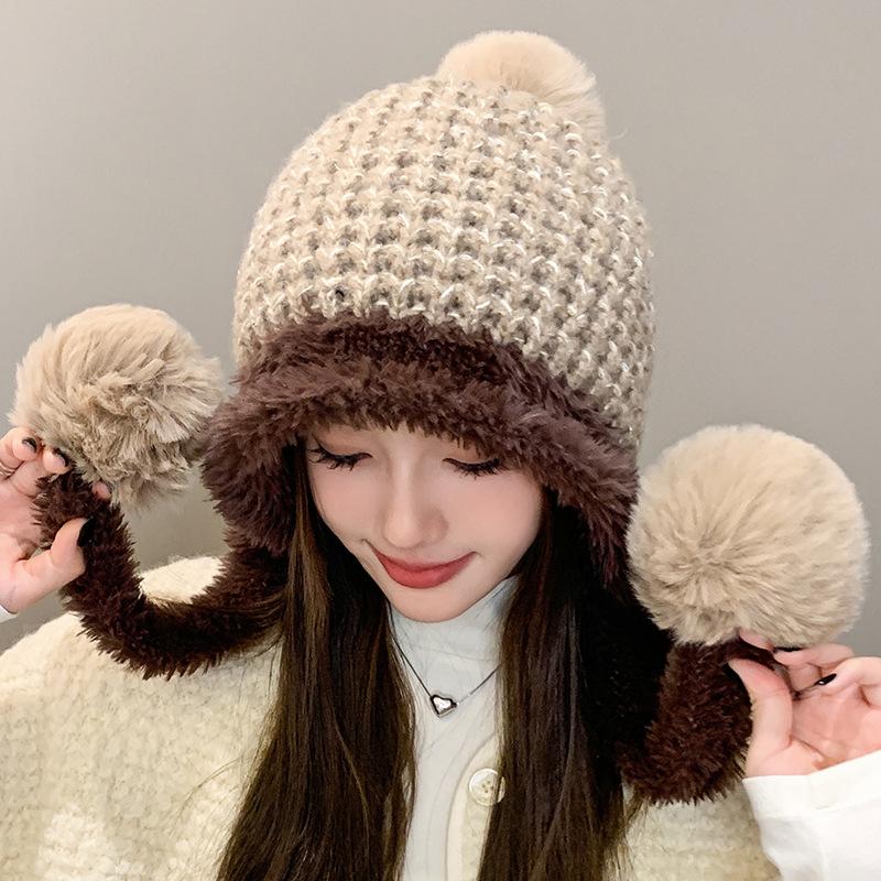 Outdoor Casual Big Hairball Hat Winter Velvet Cold-proof Warm Knitted Hat Fashion Wool Hat Women