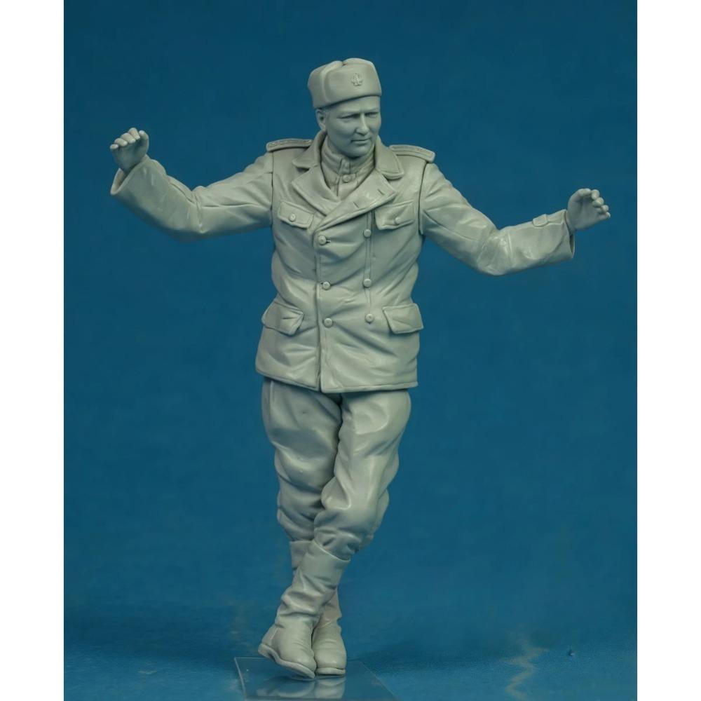 1/35 Resin Unpainted Model Kit, Military Theme, Soviet Tank Crew (3 People) Unassembled and Unpainted GK, 1568R