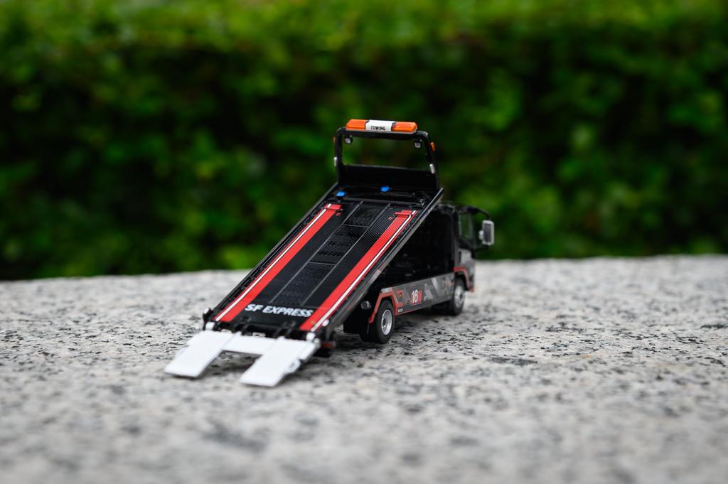 Tiny City Scale CN27 Isuzu N Series SF Express Flatbed Tow Truck 1/64 (2023)