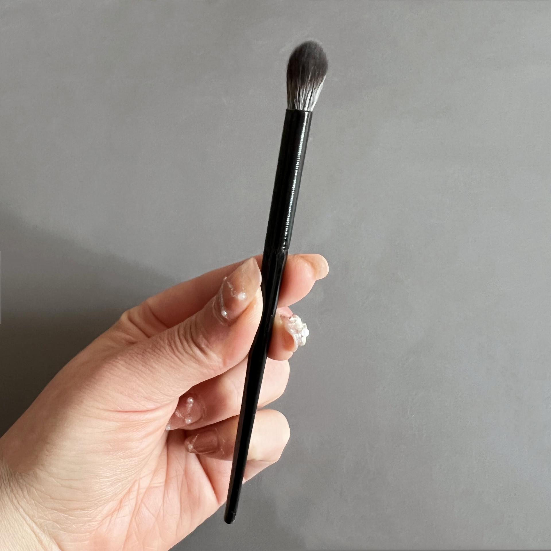 

Набор кистей для маленьких круглых теней, контурирования носа и хайлайтера со скошенной кистью для контурирования