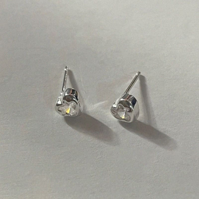 MARQUEMENT silver moiré hjärtörhängen