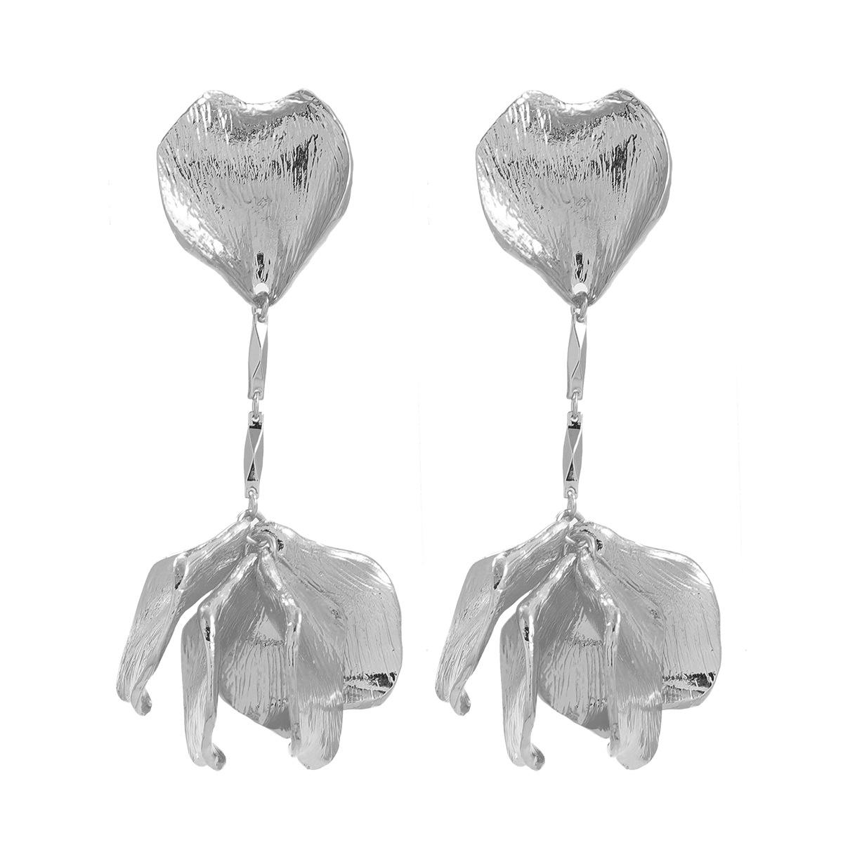 Весенние новые серьги с цветком из сплава для женщин, серьги с ощущением металла, модные ювелирные аксессуары