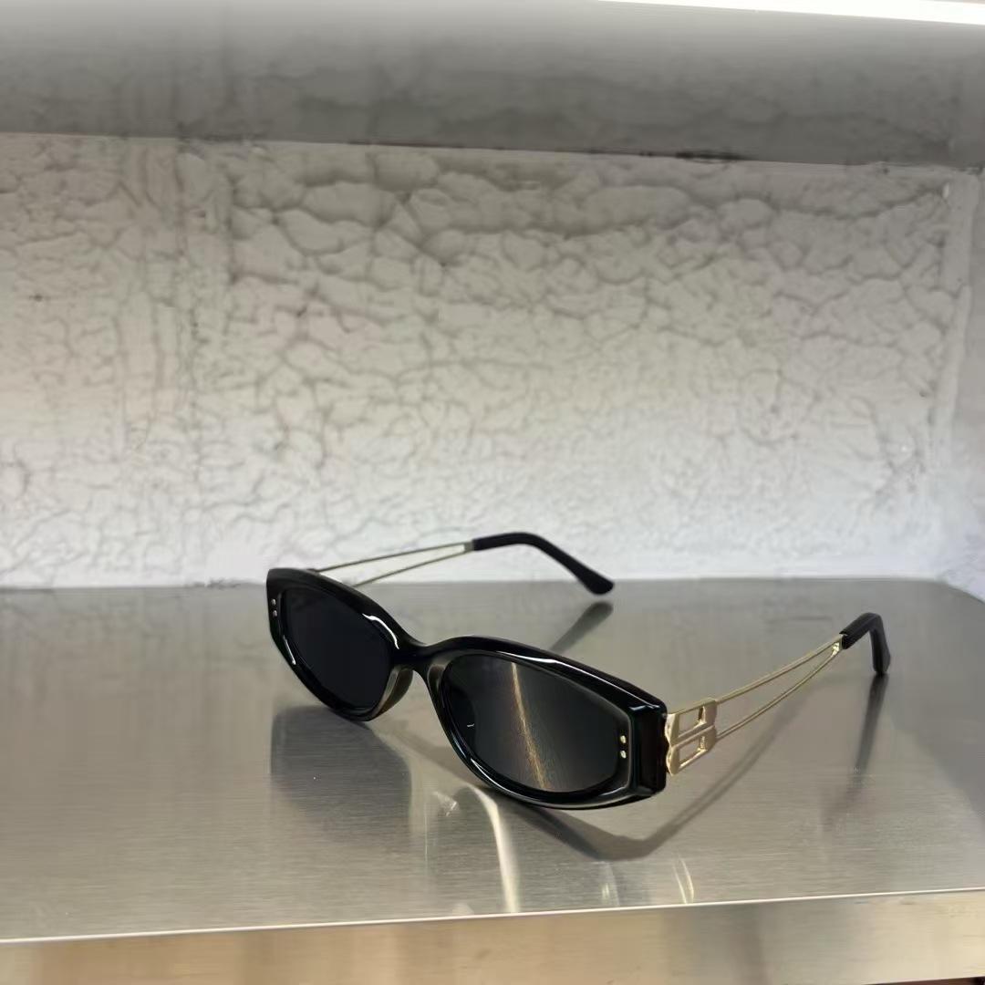 

Korean Fashion Sunglasses UV400 Protection Cat Eye Shape for Men Women Travelling Hiking Sun Glasses