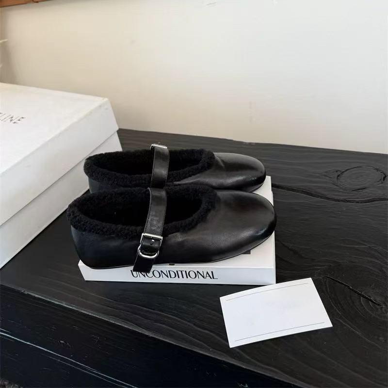 Wind velvet Mary Jane flat-soled single shoes, soft soles are comfortable and warm, versatile, and one-word design will not tire your feet.