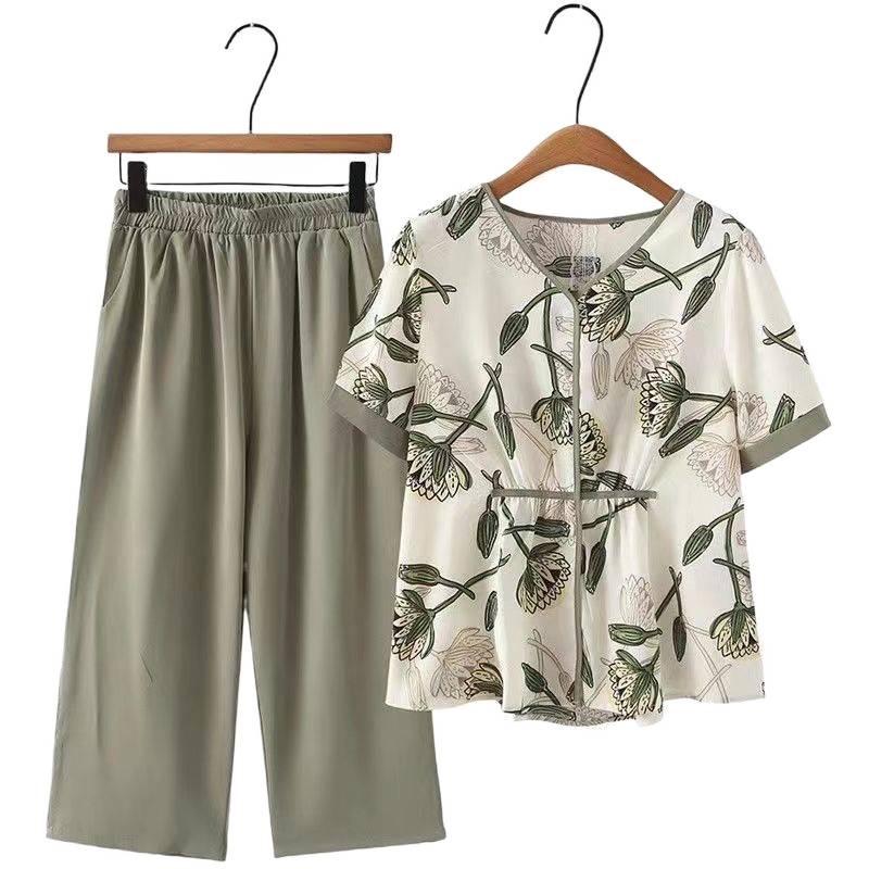 Mom's Summer Ice Silk Chinese-Style T-Shirt Set - Fashionable Short-Sleeved Two-Piece for Middle-Aged Women
