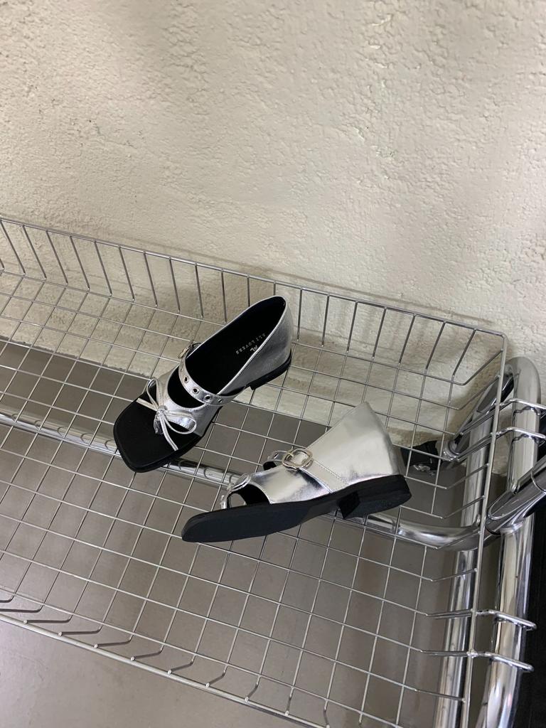 Neue Retro-Sandalen für Damen, Herbst 2025: Gürtelschnalle, 5,5 cm Zehenhöhenverstärkung, römische Sandalen, ideal für Pendler.