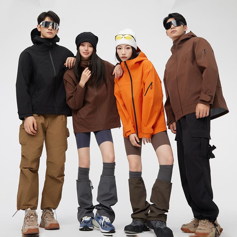 New Mountain Hard Shell Outdoor Jacket for Men and Women Mountaineering Suit Windproof Waterproof Work Suit Jacket