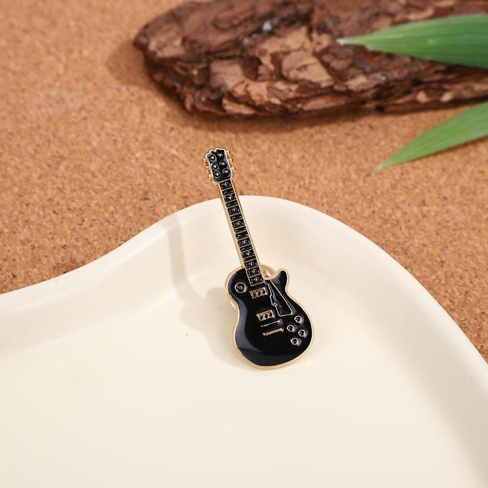 Guitar Brooch Cartoon Niche Premium Gold Badge Student Baby Decorative Pin