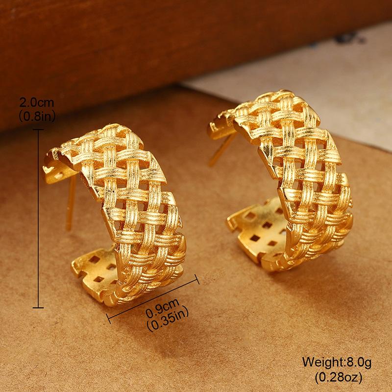 Cold wind metal earrings women s new summer woven C-shaped stud earrings ins high-end fashion earrings