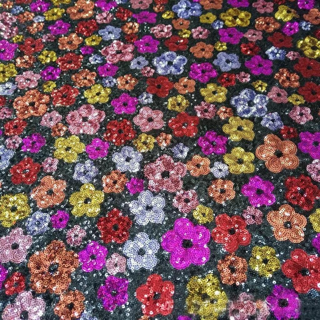 90cm/lot 1,2m široká látka s flitrovou výšivkou a korálky s motivem květu švestky, dámské svatební a vystoupení oděvy, obuvní materiál, taška, módní látka