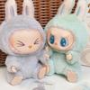 Roztomilá Labubu The Monsters Krabička Hračka Zamilovaná Vinylová Panenka Kawaii Přívěsek na Batoh Dekorace Plyšová Panenka Oblečení Klíčenka Dárky