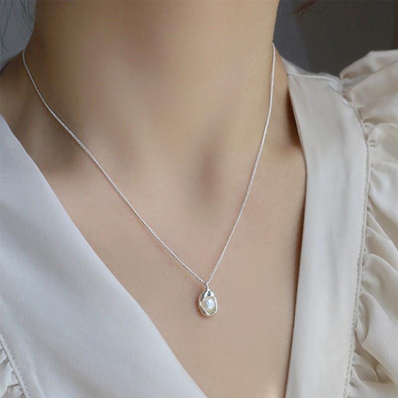 S925 Silver Retro Circle Necklace – Women's Elegant Clavicle Chain, Light Luxury Trendy Sweater Accessory