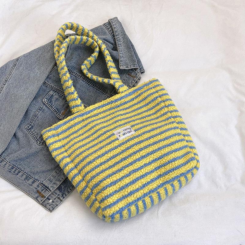 

Модная сумка-тоут большой вместимости из овечьей шерсти, новая коллекция начала весны 2025 года, универсальная, в стиле инс, на плечо, под мышку