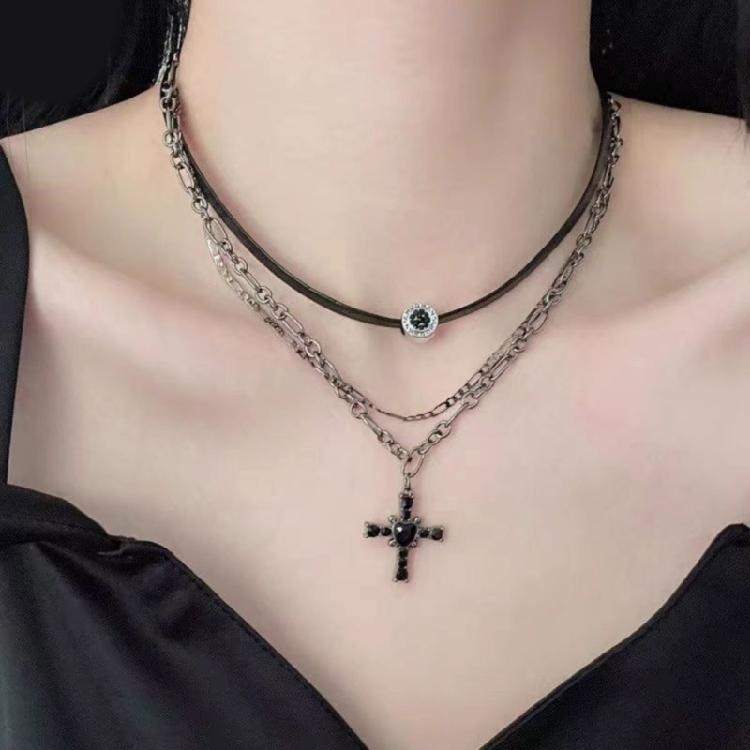 Statement Gothic Crosses Necklace Vintage Punk Crosses Necklace with Multi Layer Chains for Fashion Enthusiasts