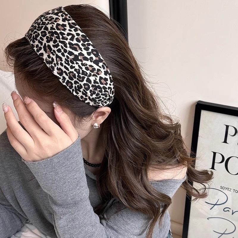 Women's Wide-Brimmed Leopard Print Headband, Fashionable Hairband Style, High Top Skull, Vintage Hair Pressing, Face Washing Headband, Hair Accessory