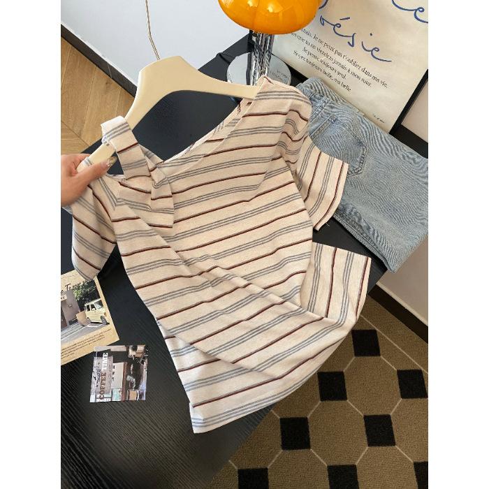 

Korean striped slanted shoulder short-sleeved t-shirt women s thin summer new design is unique and beautiful, and the small top is trendy. S