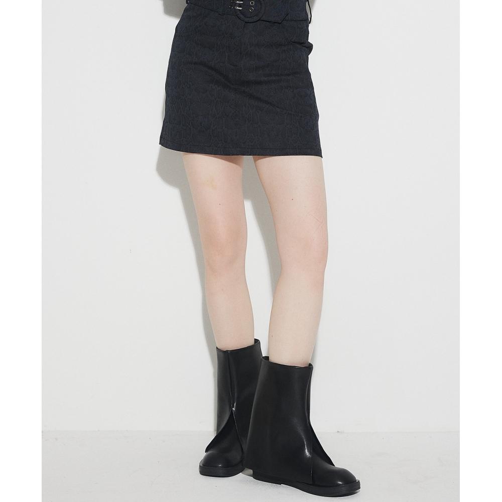 

LUV IS TRUE OW BUCKLE SKIRTNAVY