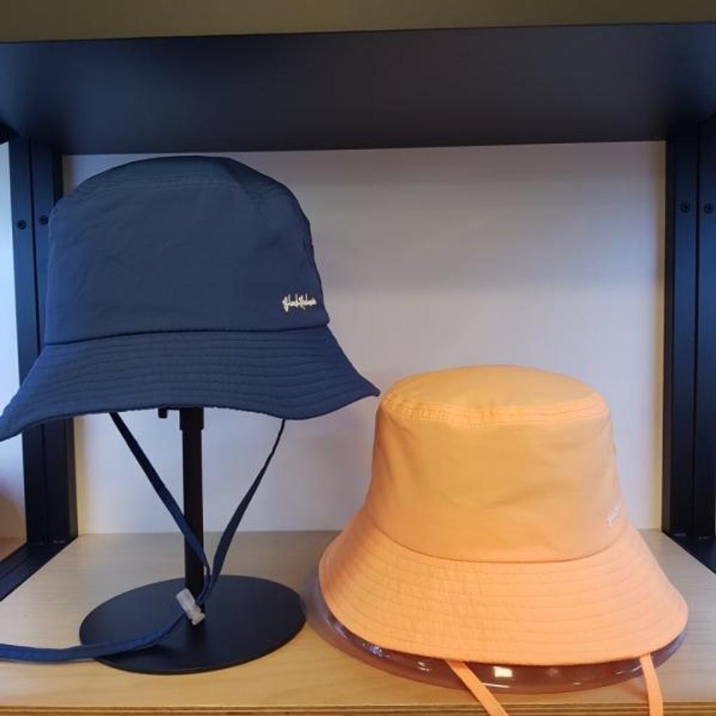 Colorful chin strap bucket hat BK12UGC021