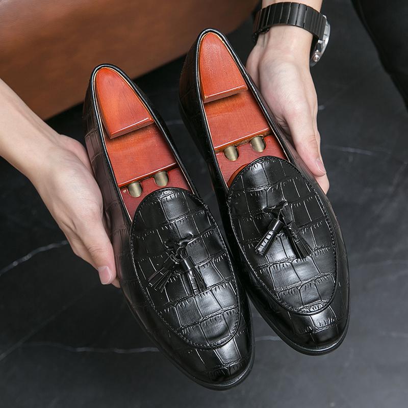 Fashion Leather Shoes Casual Business Shoes for Men Dress Tenis De Hombre Moccasins Mokasin Tenis Caballero Designer sneakers