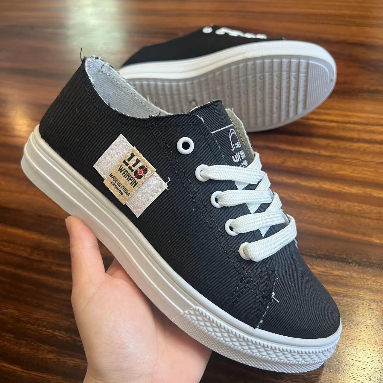 

Жіноче полотняне взуття в клітку: Легкий, зручний стиль для студенток Beggar shoes; 36 чорний