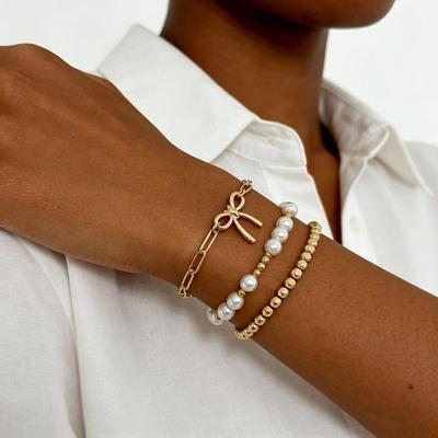 Vielseitiges Armband-Set mit Anhänger: Falsche Perlen & Sternenschleife für Damen