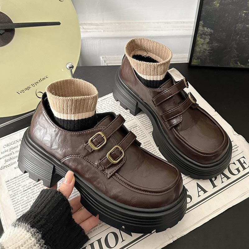 

British style platform small leather shoes women s 2025 autumn new black one-pedal casual versatile college style loafers 35 коричневый