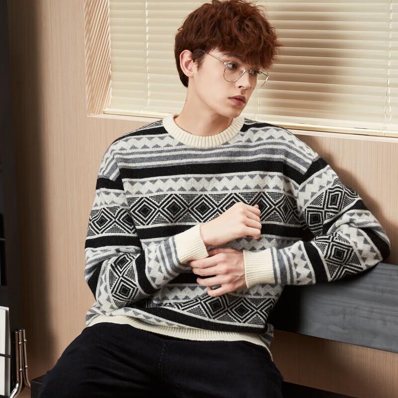 

TonLion Men s Geometric Knit Round Neck Sweater L