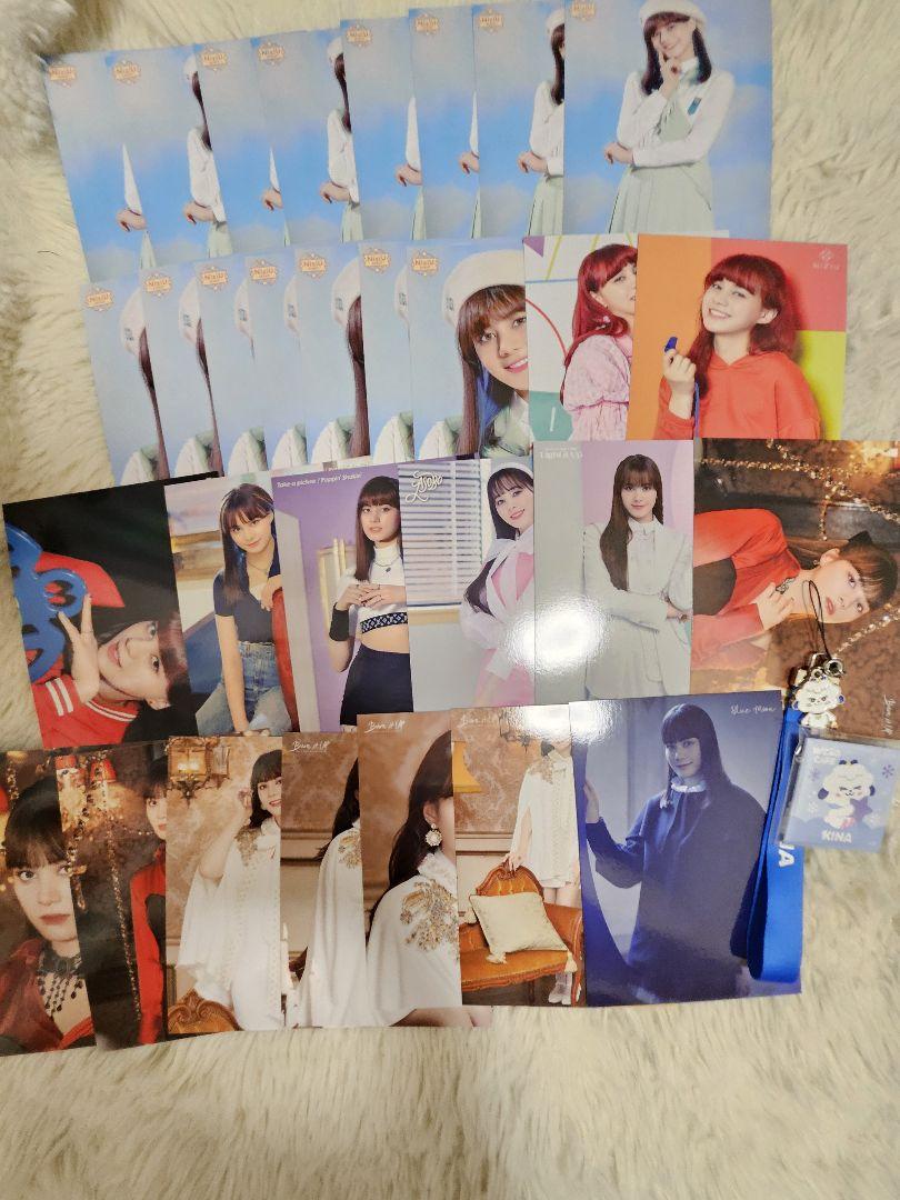 

[USED] NiziU Nina Runtrain Keychain Can Badge