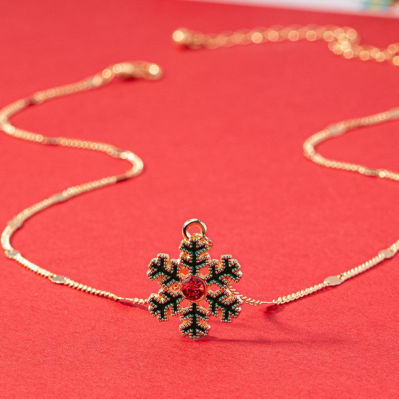 

European & American Snowflake Metal Pendant Necklace - Trendy Christmas & New Year Design