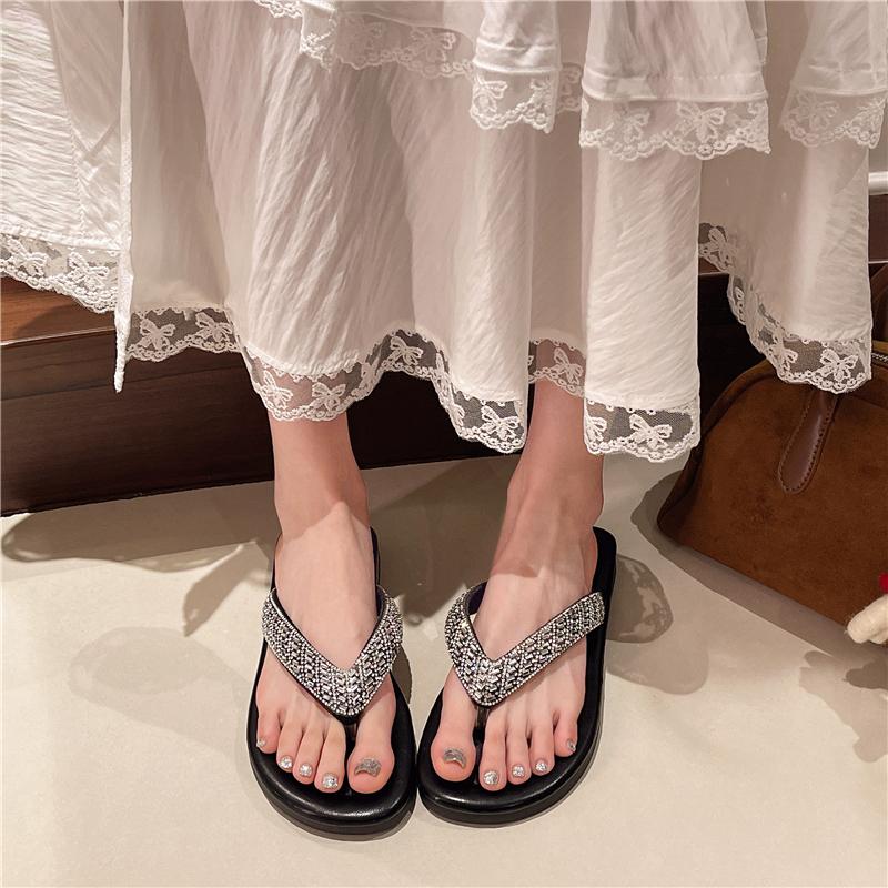 Fashion Summer New Slippers Women Fashion Clip Toe Crystal with Soft Sole Anti-slip Wear-resistant Lightweight Flat Flip Flops