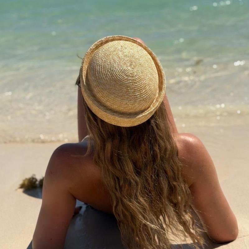 Ins 100% Natuurlijke Stro Pillbox Hoed Fedoras Dames Luxe Handgeweven Zonnehoed Concaaf Vorm Platte Bovenkant Strandhoed Kerk Derby Baret