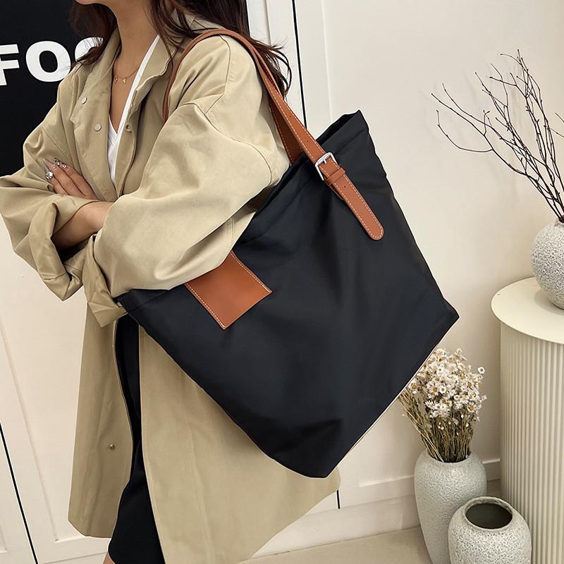Fashionable Large Capacity Tote Bag Stylish Street Trendy Handbag Available In Black Gray Cream
