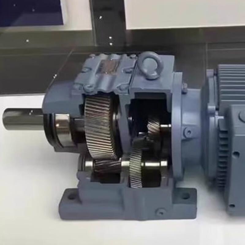 Junceng R Series Helical Gear Reducer