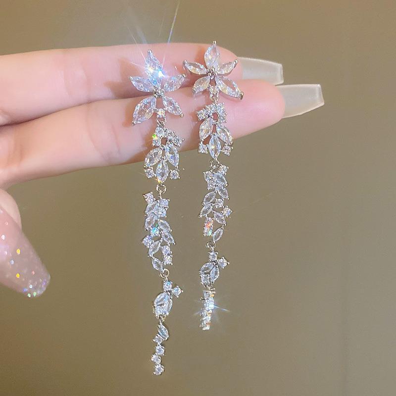 Flower fringed earrings French light luxury high-end earrings niche individual cold wind earrings