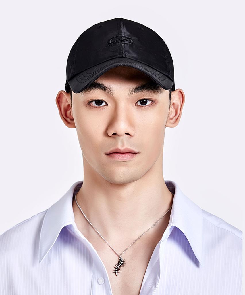 51Peosenteu Shiny Logo Embroidery Cap - Black