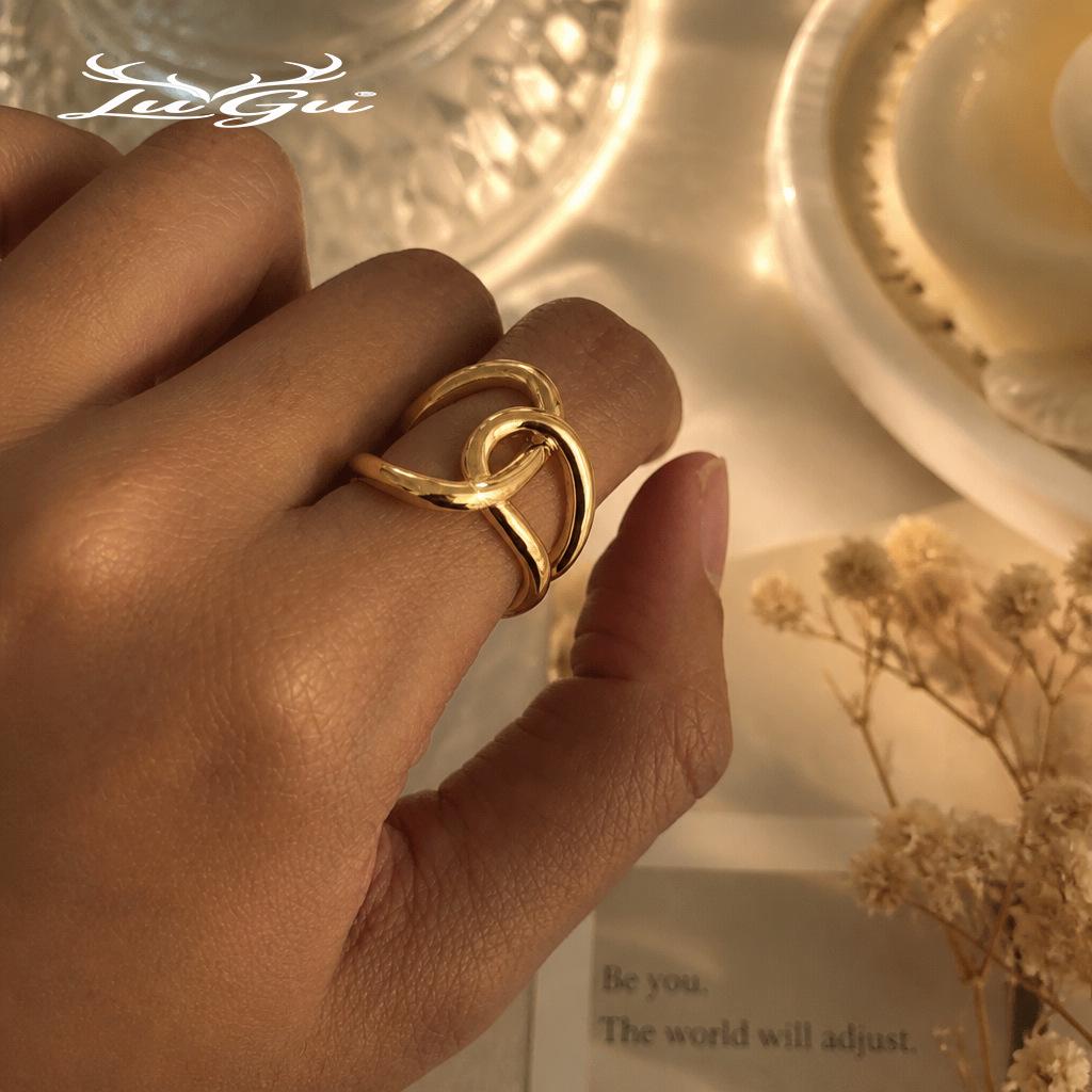 European-American Minimalistic Stainless Steel Ring: Elegant, Cold Style Women's Jewelry