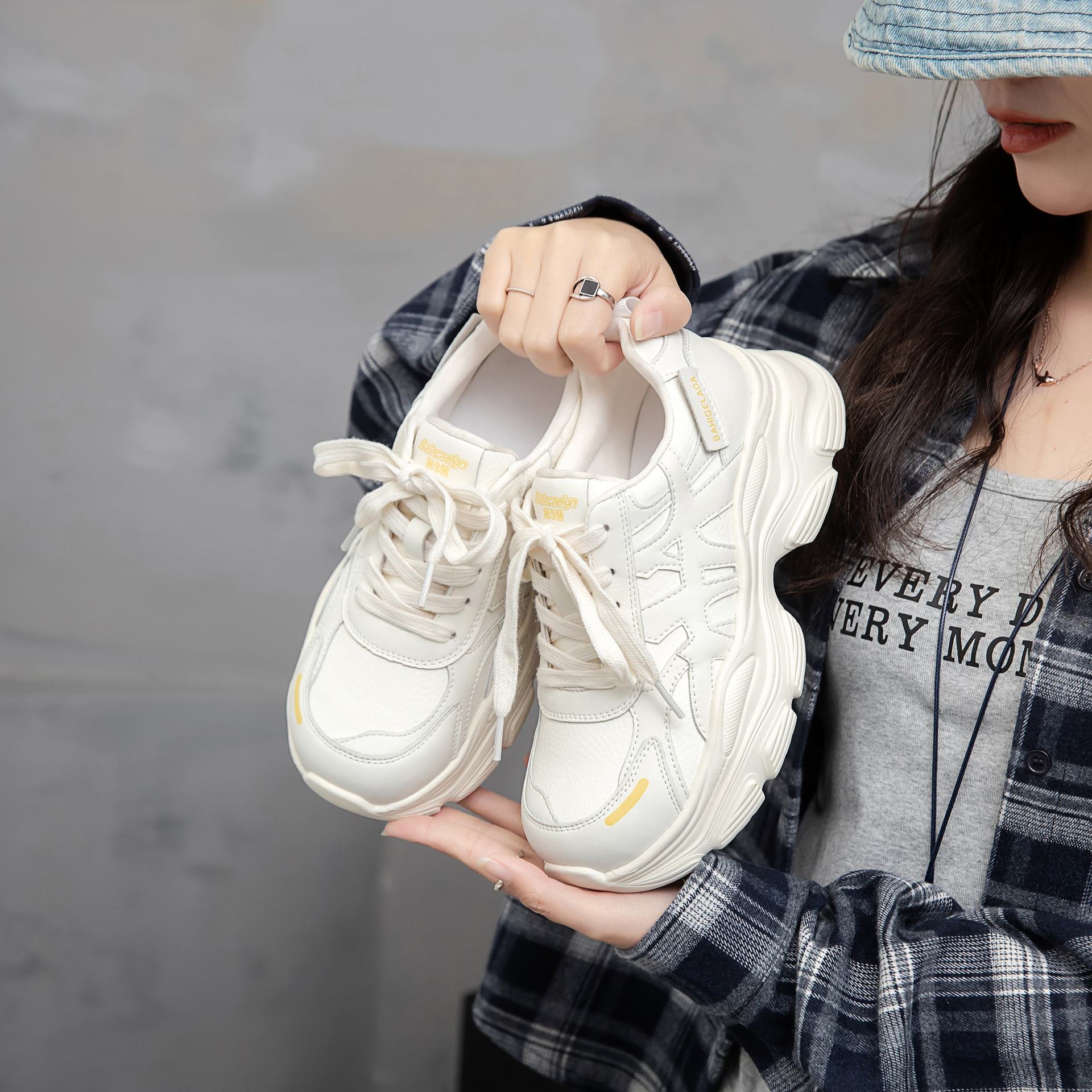 

Leather platform shoes women s new winter super light heightening non-slip comfortable velvet casual sports shoes tide 35