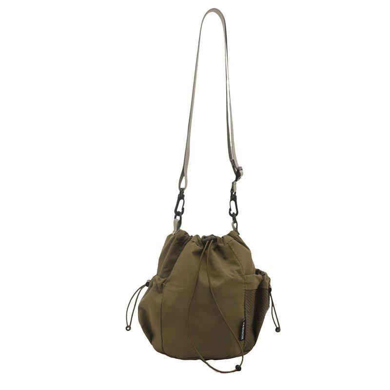 Wind Niche Design Drawstring Bucket Bag Lightweight Sports and Leisure Fashion Versatile Shoulder Messenger Bag