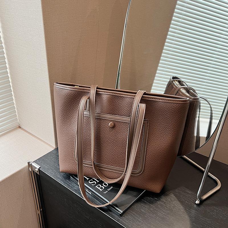 

1 новая сумка из искусственной кожи, новая вместительная дорожная сумка через плечо, высококачественная женская сумка, модная нишевая повседневная женская сумка (30cm<Max Length<50cm)